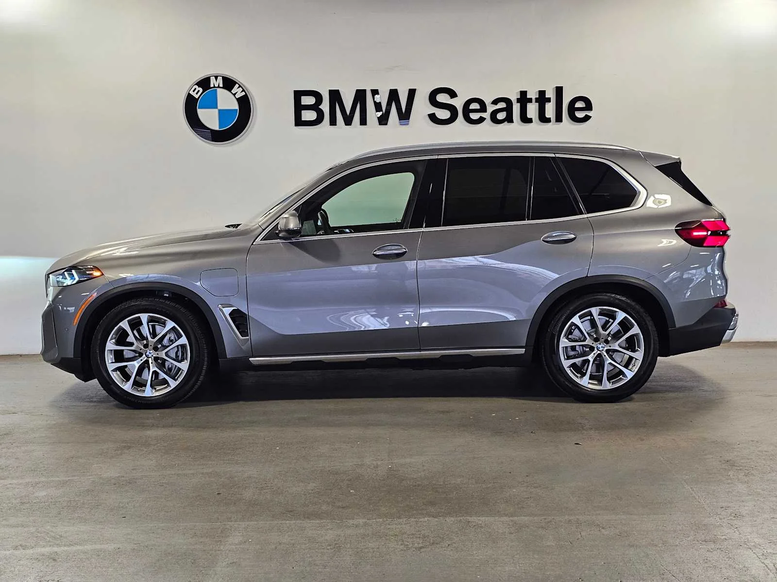Certified Used 2026 Skyscraper Grey Metallic BMW xDrive50e image 3