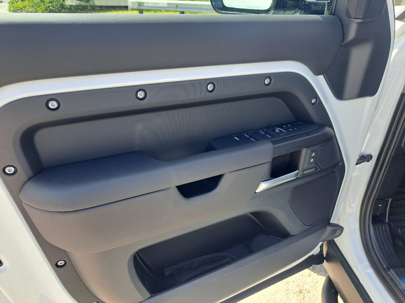 2025 Land Rover Defender V8 - Photo 10