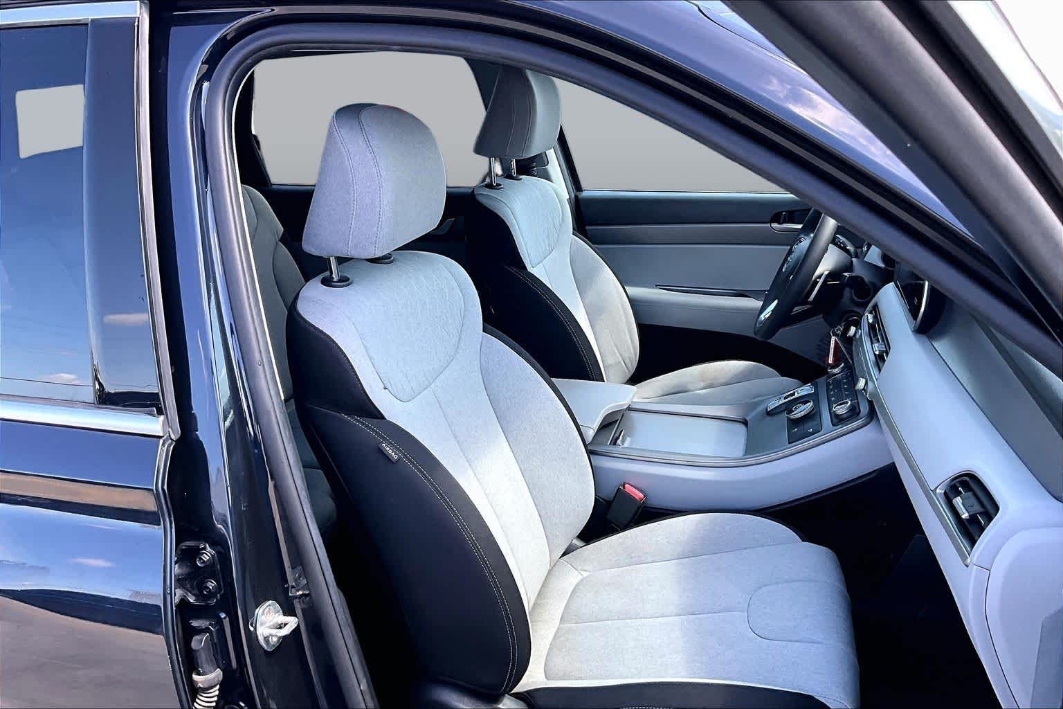Used 2021 Moonlight Cloud Hyundai SE image 9