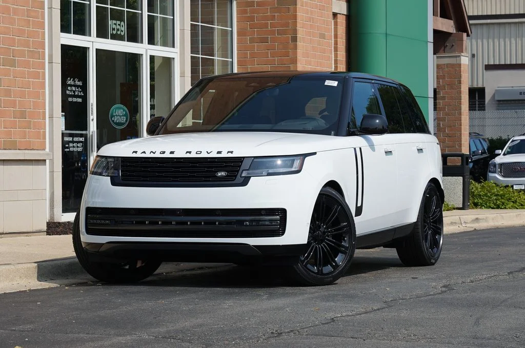 New 2026 Fuji White Land Rover SE image 1