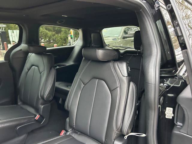 2026 Chrysler Pacifica Select - Photo 10