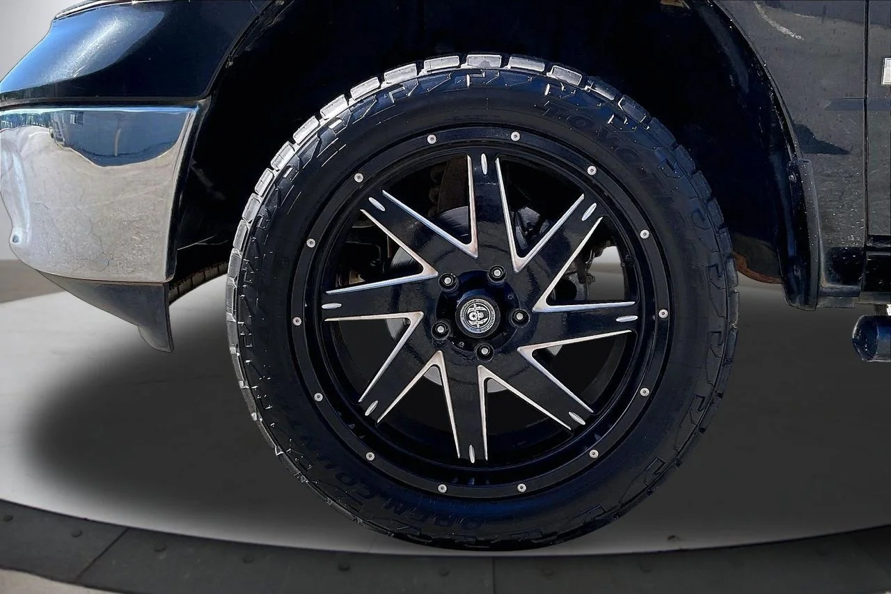 Certified Used 2018 Black Ram SLT image 31