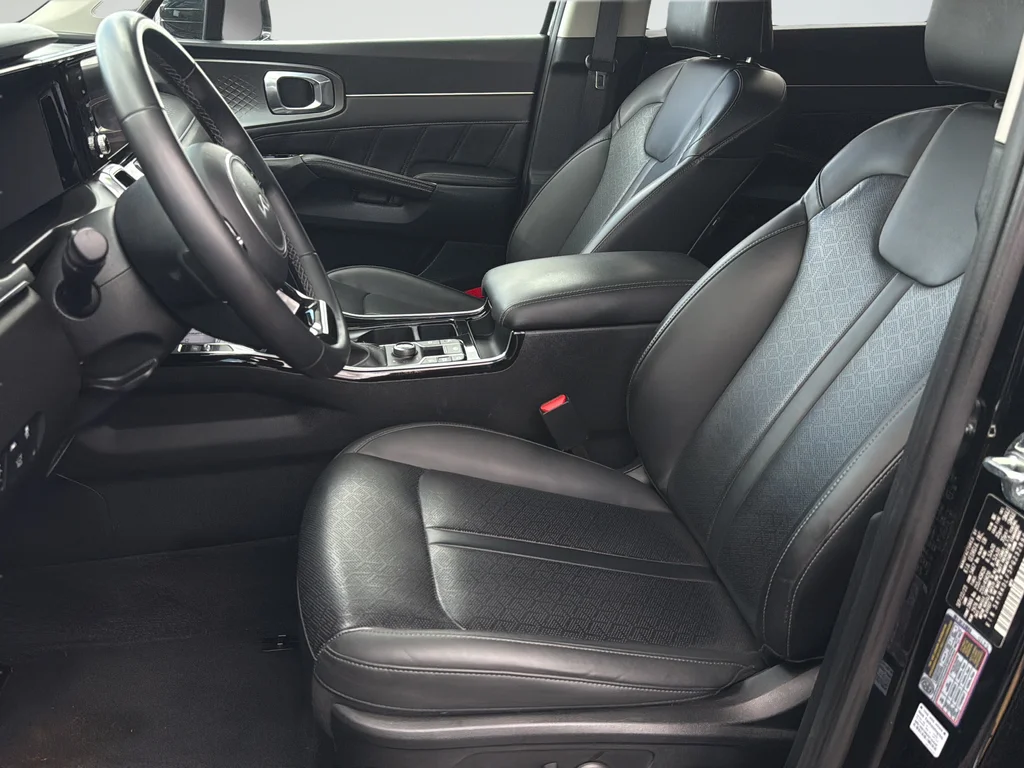 Used 2023 Black Kia SX image 16