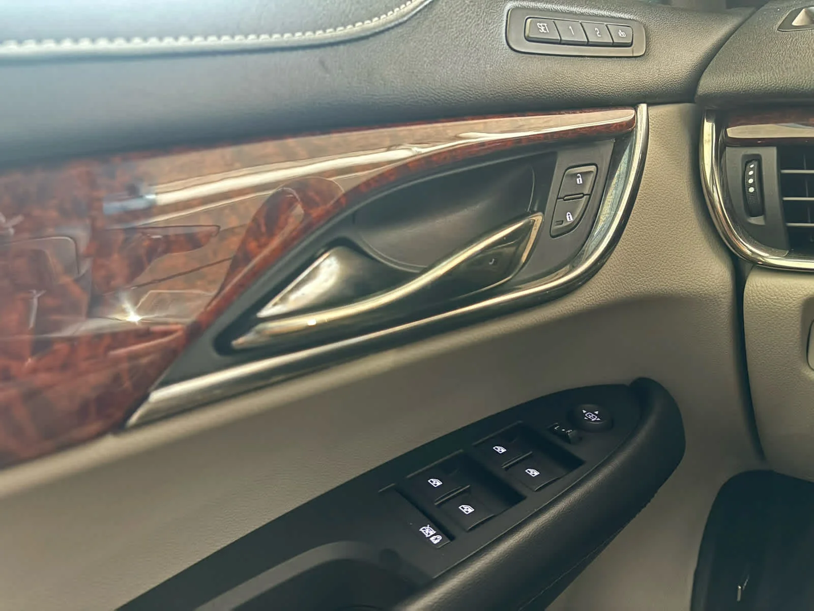 Used 2018 RED OBSESSION TINTCOAT Cadillac Luxury RWD image 18