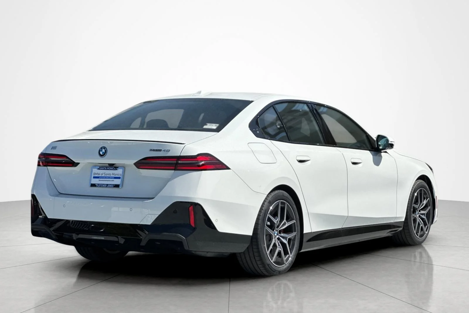 New 2026 Alpine White BMW eDrive40 image 5