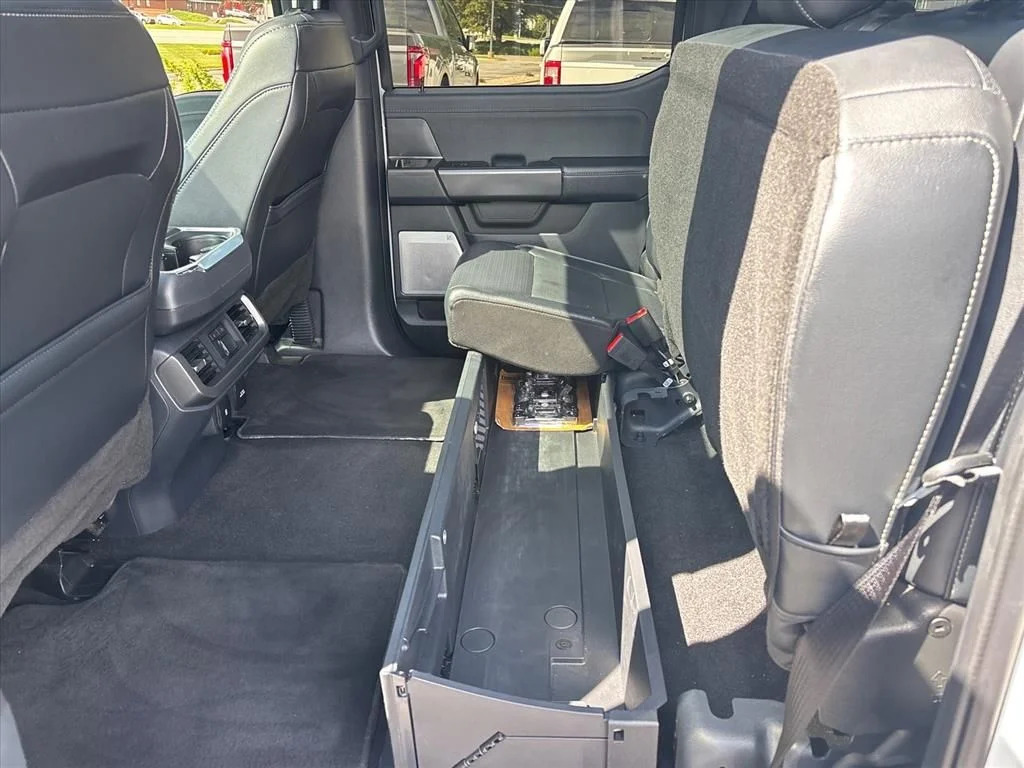 Used 2024 Gray Ford Lariat image 19