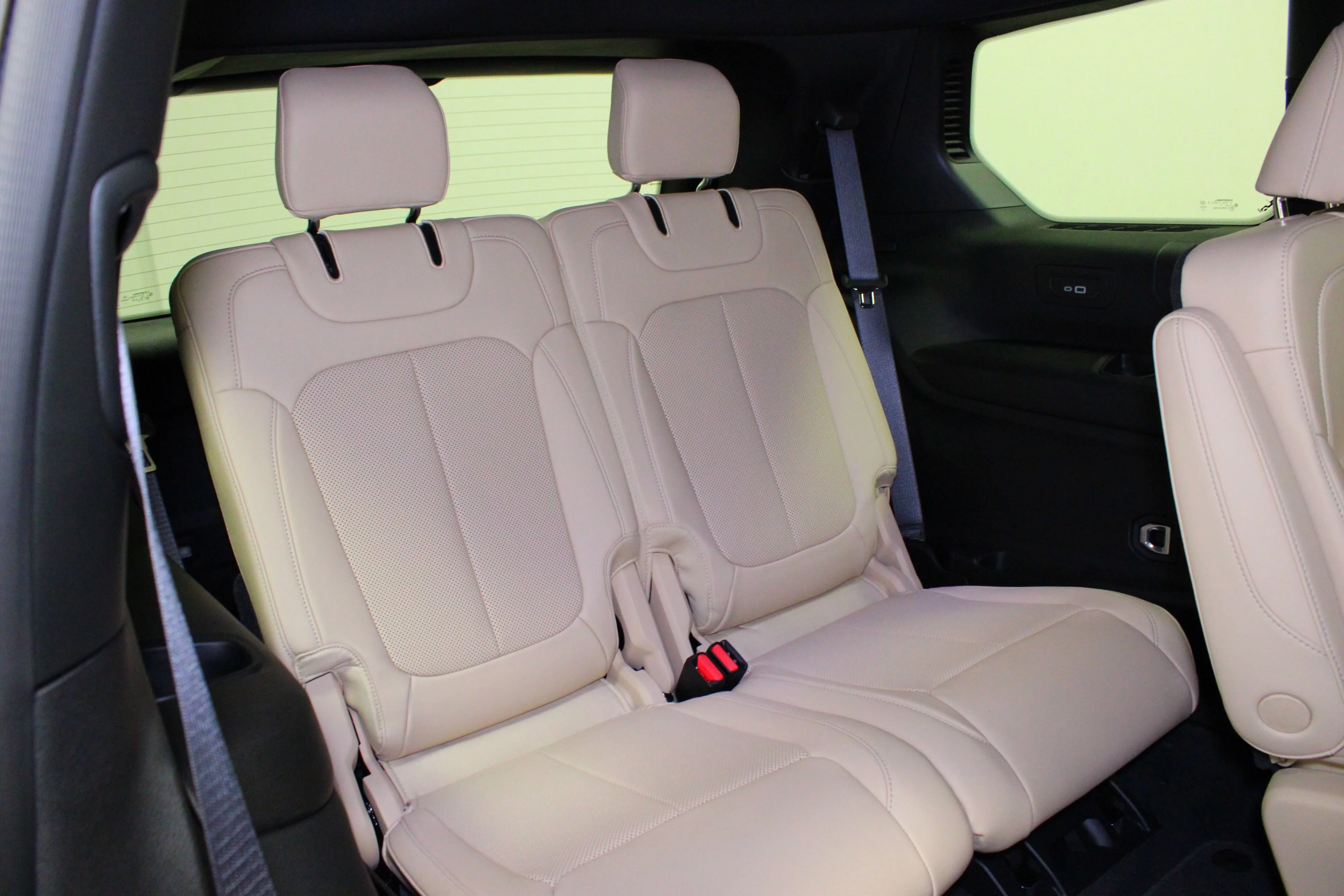 Used 2024 Velvet Red Pearlcoat Jeep Limited image 17