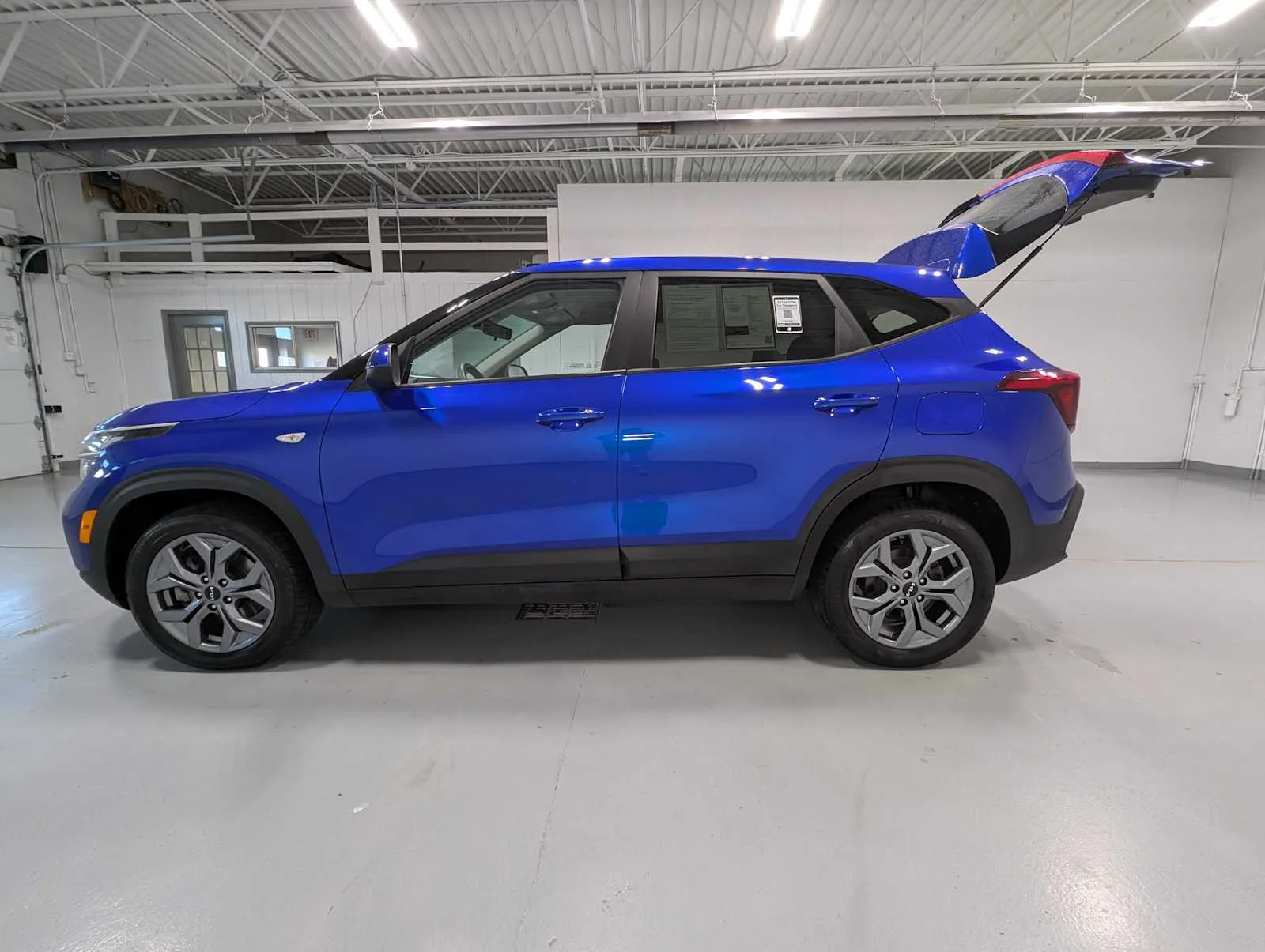 Certified Used 2024 Neptune Blue Kia LX image 12