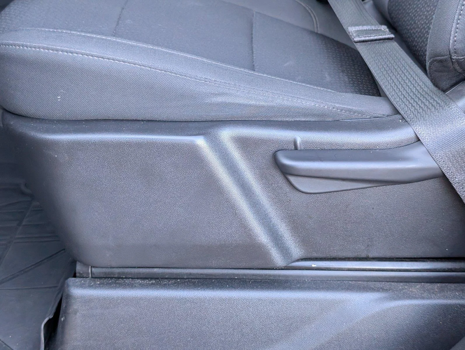 Used 2022 SHADOW GRAY METALLIC Chevrolet Custom image 16