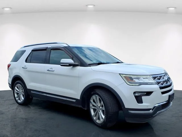 Used 2019 White Ford Limited image 4