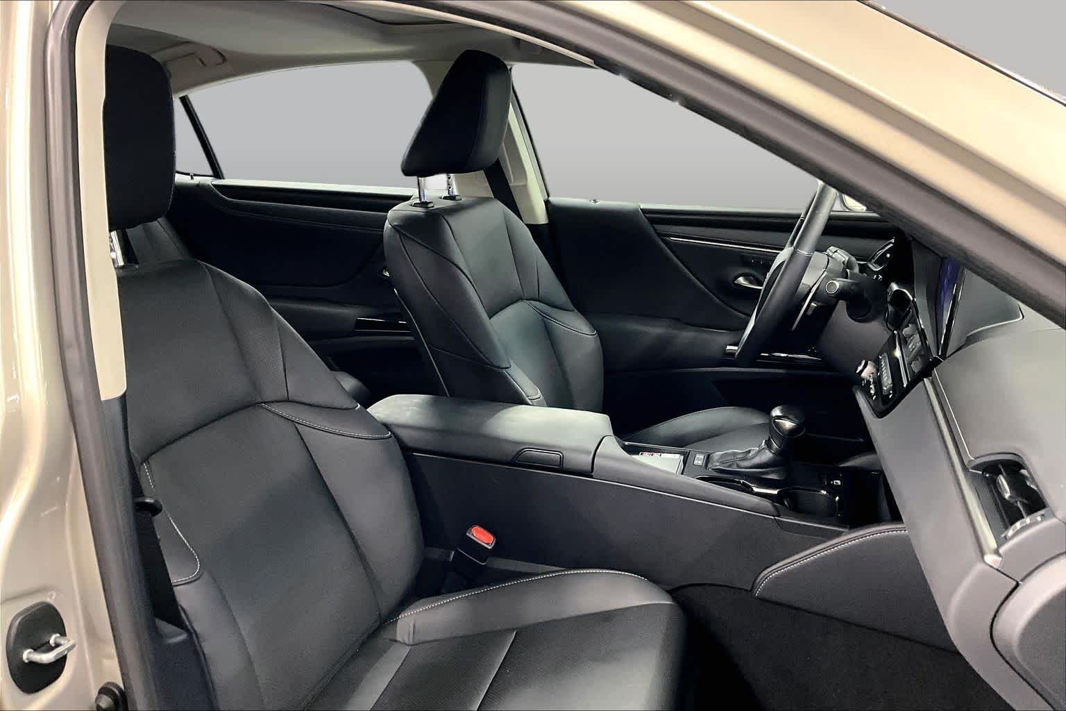 Certified Used 2024 Moonbeam Beige Metallic Lexus  image 9