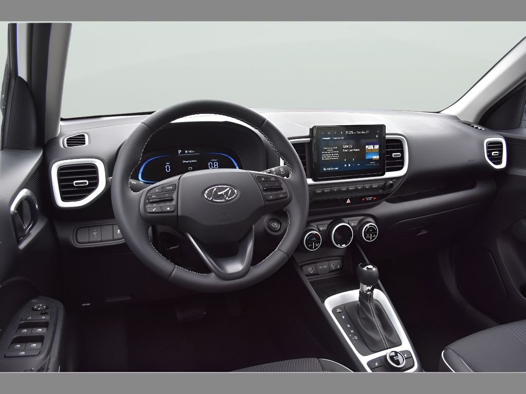 2025 Hyundai Venue Limited - Photo 12