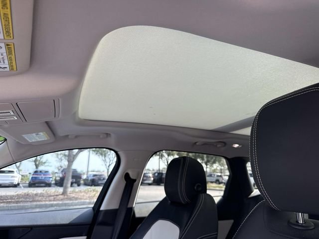 Used 2018 Black Jaguar 35t R-Sport image 22