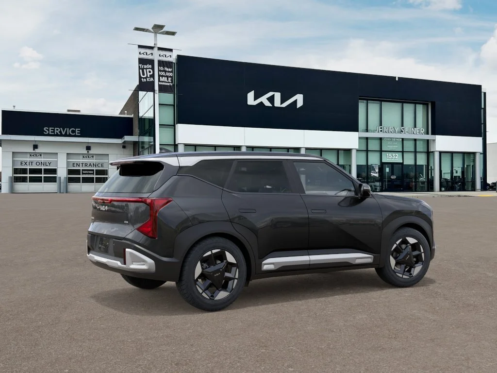 New 2027 Gray Kia S image 6