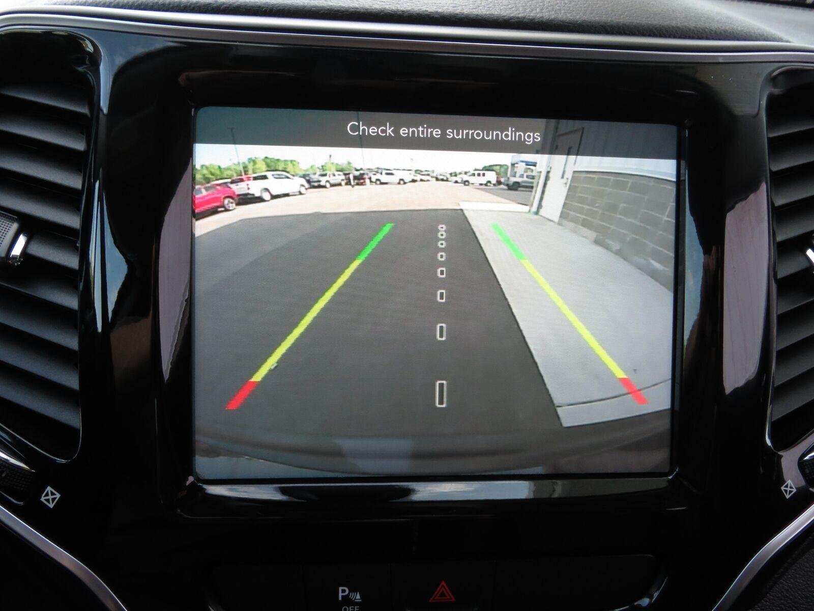 Used 2019 Diamond Black Crystal Pearlcoat Jeep Limited image 33