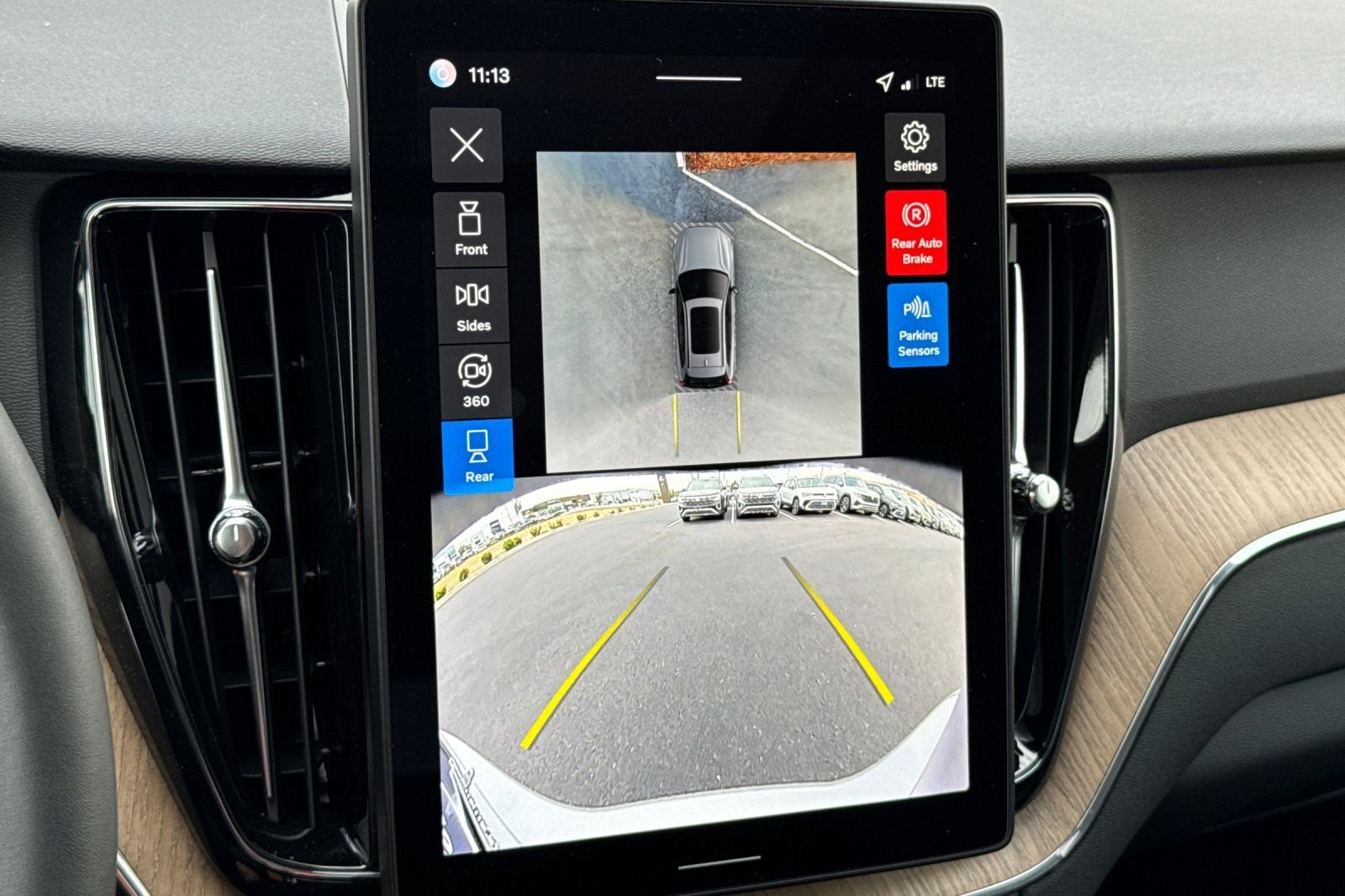 2026 Volvo XC60 Plus - Photo 19