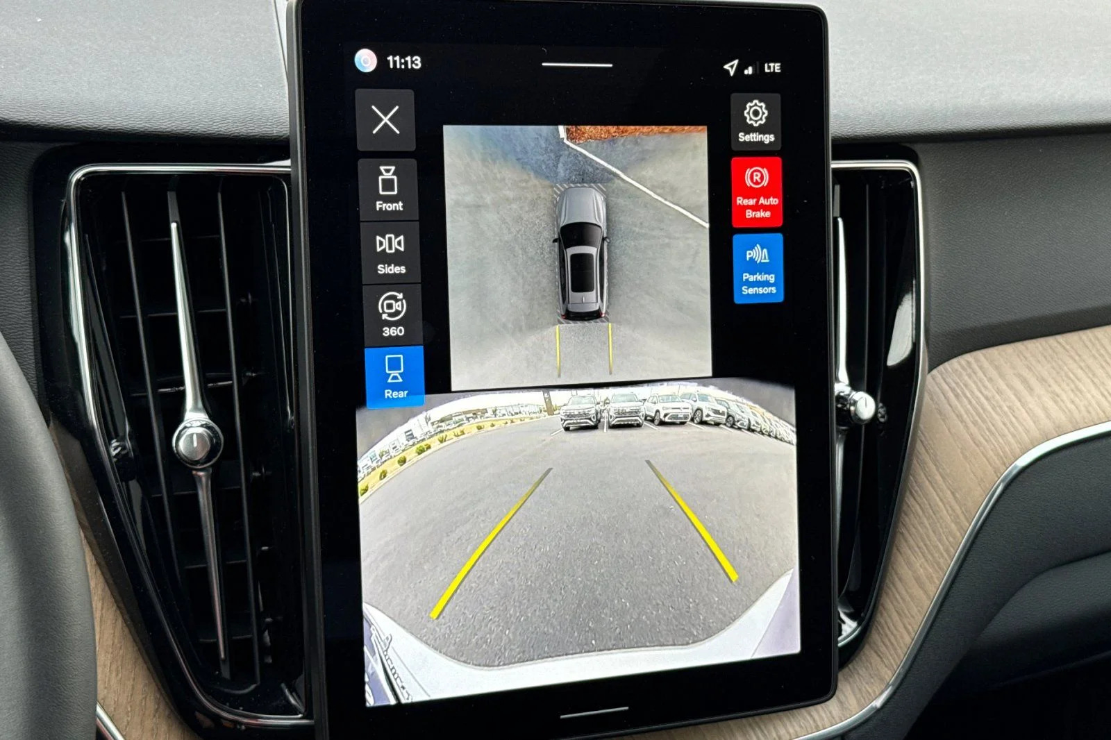 2026 Volvo XC60 Plus - Photo 19