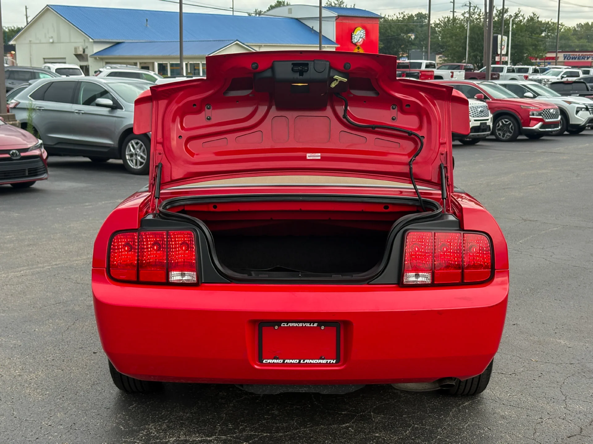 Used 2009 Red Ford V6 image 29