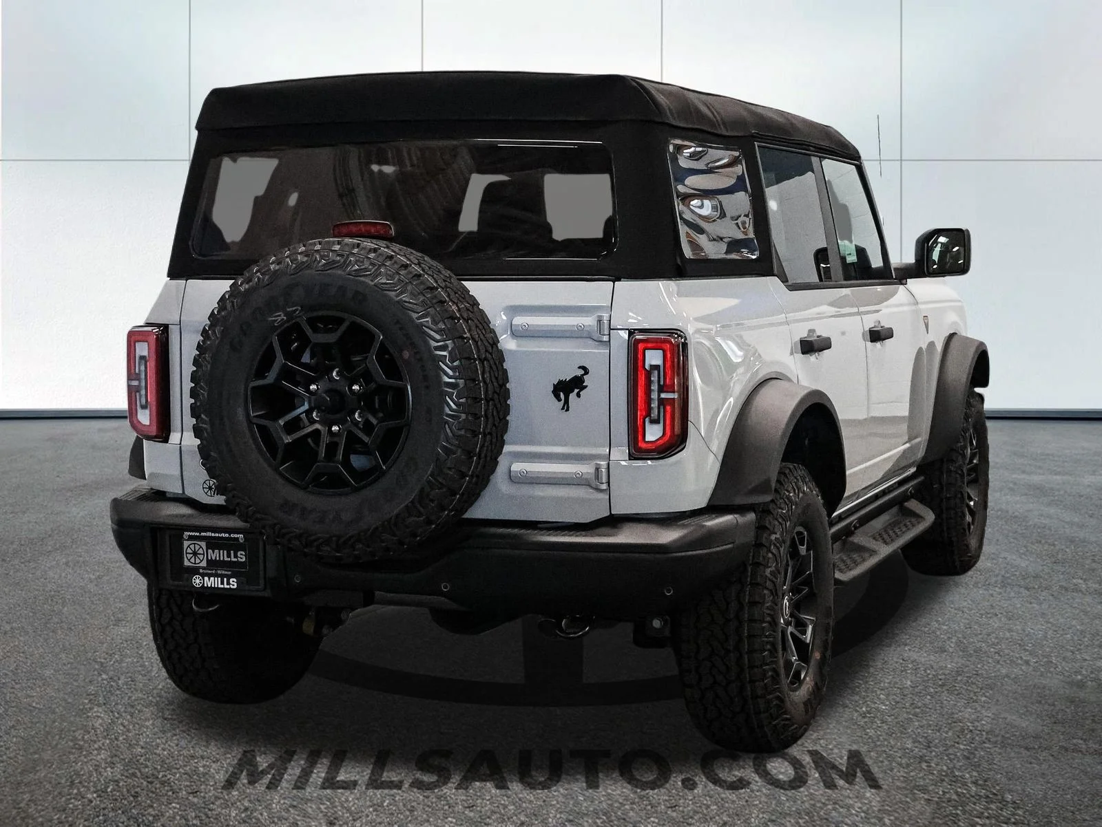 New 2026 Avalanche Gray Ford Badlands® image 7