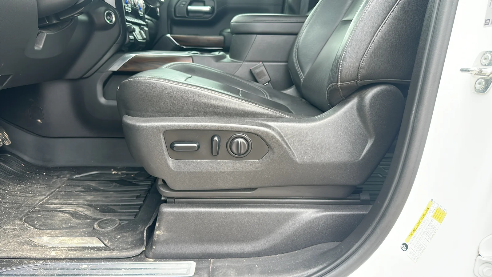 Used 2019 White GMC SLT image 10