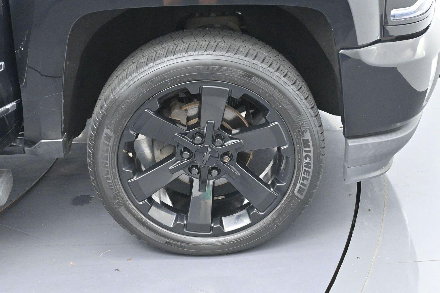 Used 2018 BLACK Chevrolet LTZ image 34