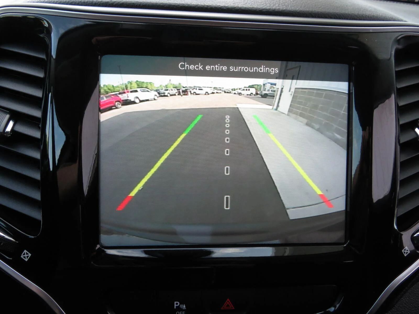 Used 2019 Diamond Black Cry Jeep Limited image 33