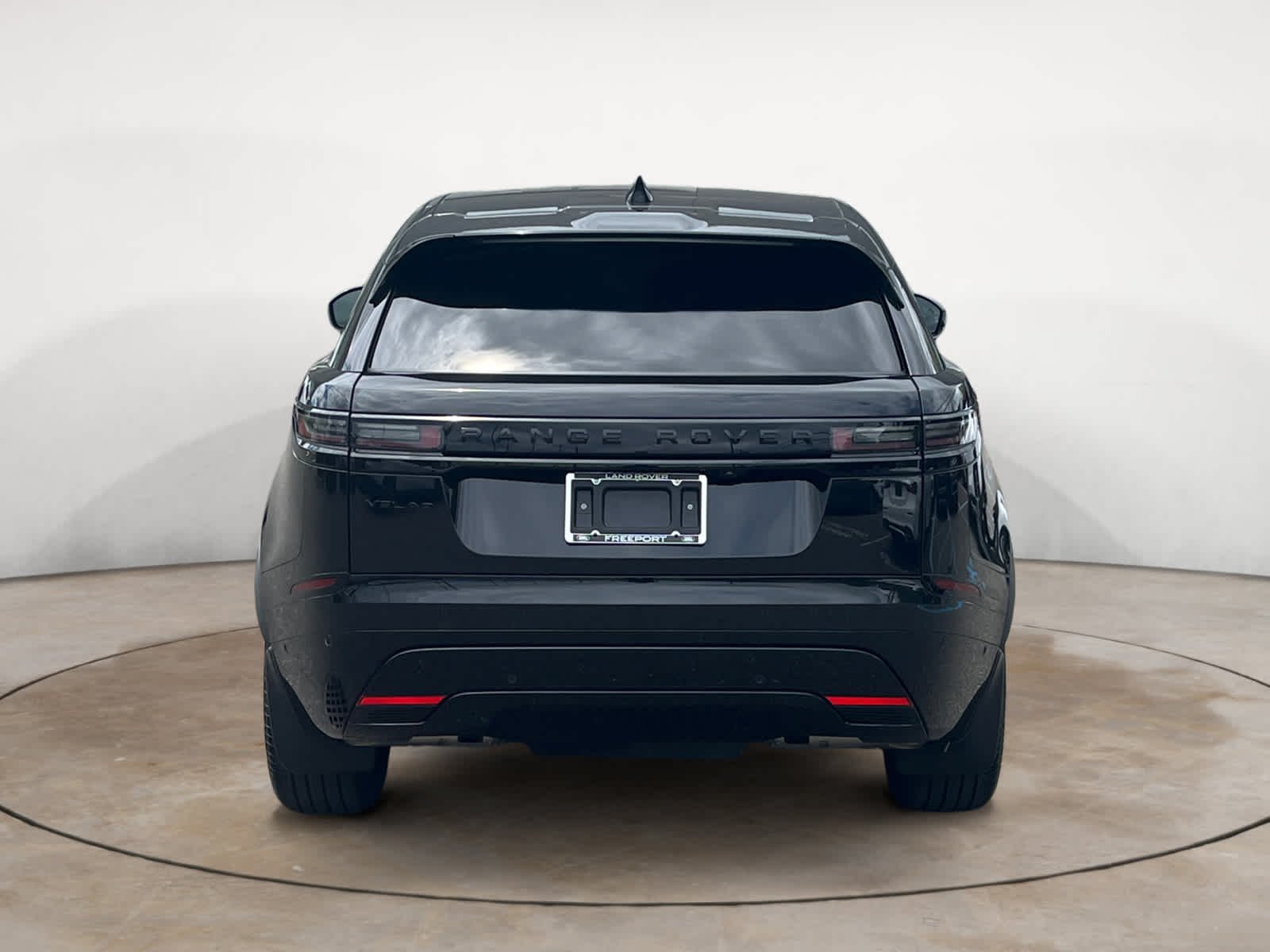 Used 2026 Santorini Black Metallic Land Rover Dynamic SE image 4