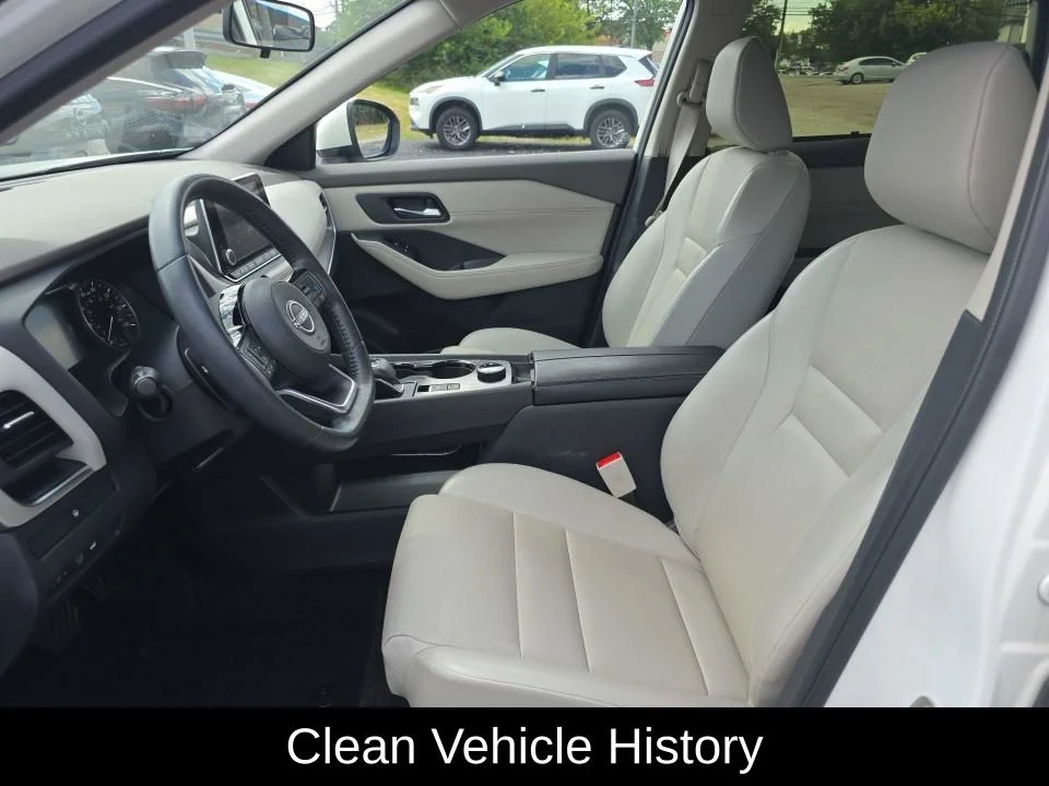 Used 2023 White Nissan SV image 4