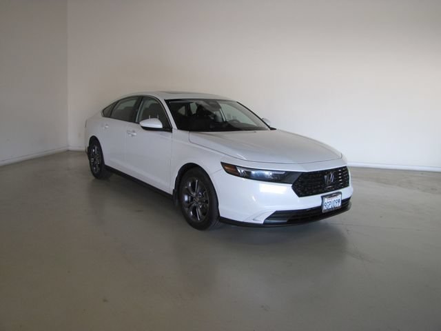 Certified Used 2023 Platinum White Pearl Honda EX image 3