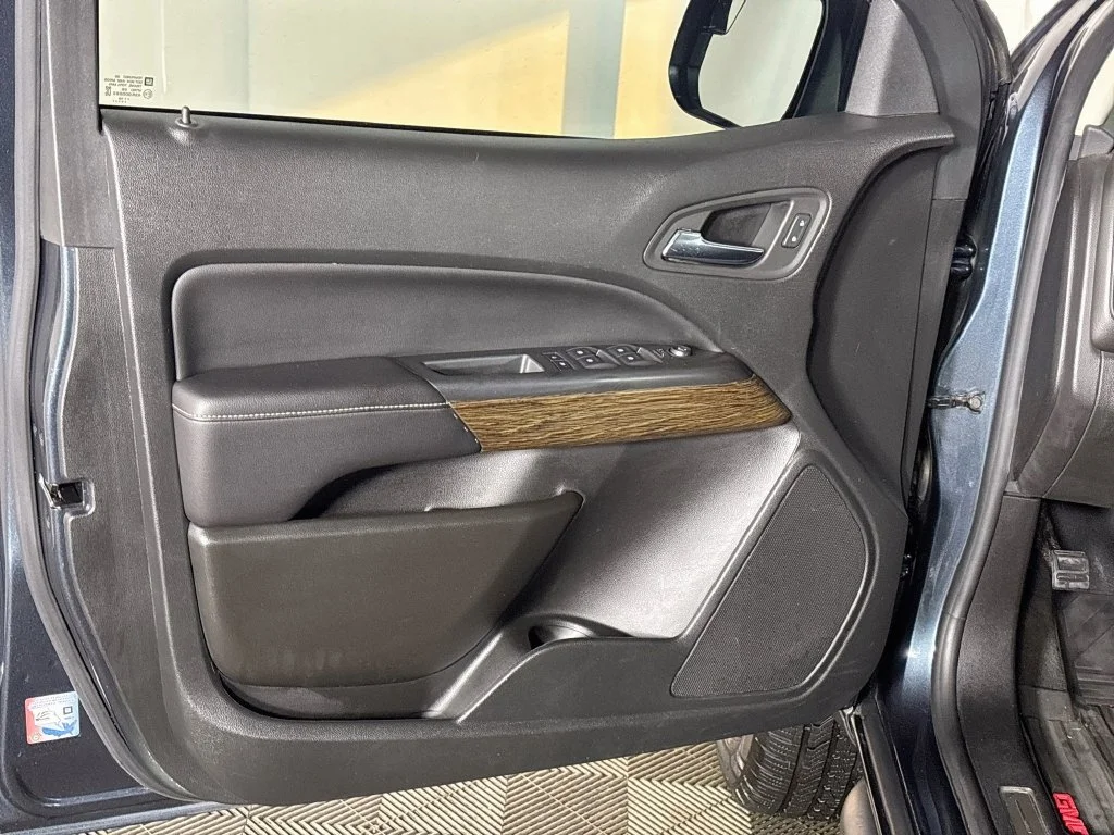 Used 2019 Blue GMC Denali image 10