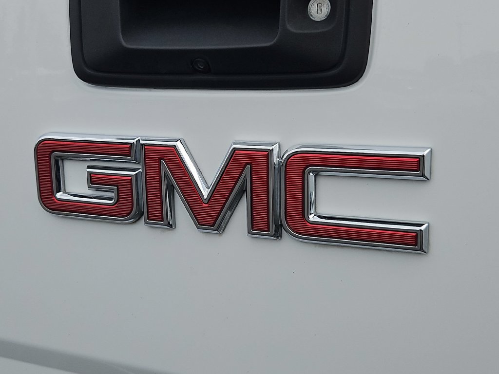 Used 2018 Summit White GMC Denali image 25