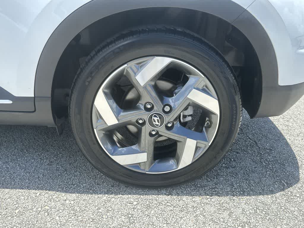 Used 2024 Lunar White Hyundai Limited image 10