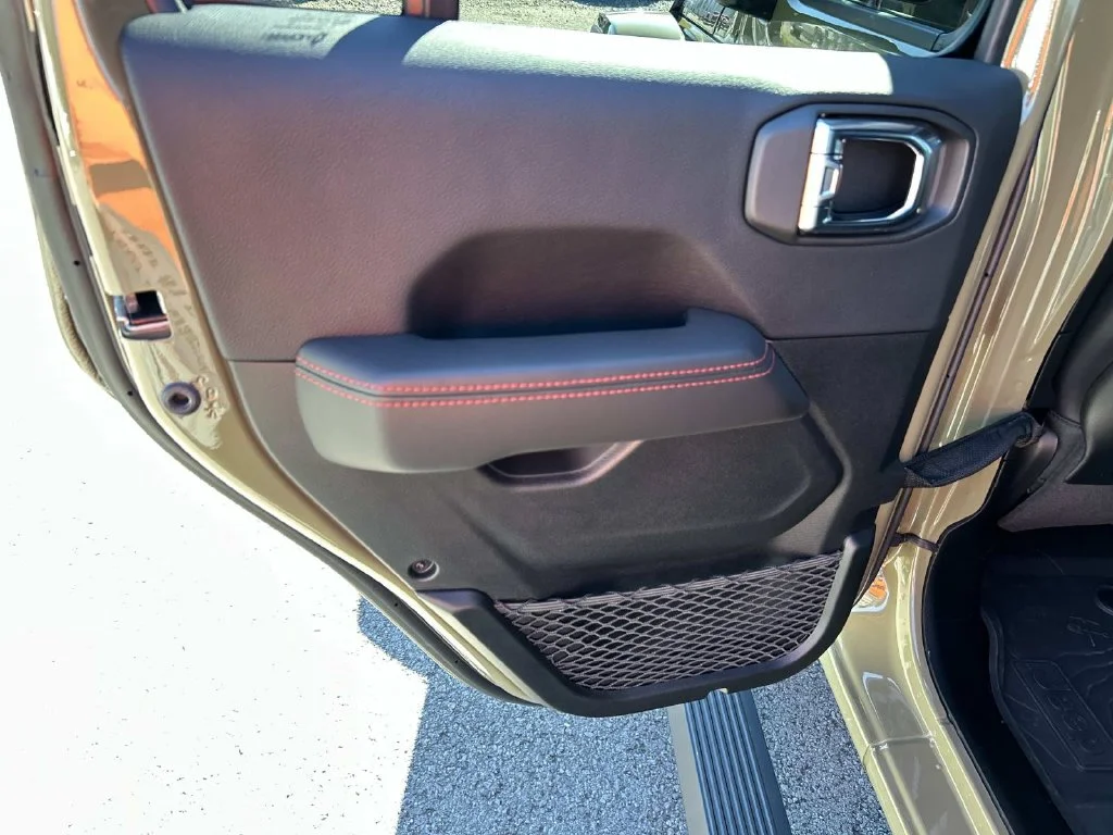 Used 2025 Green Jeep Rubicon image 12