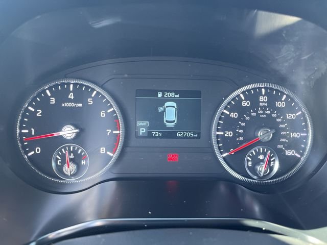 Used 2022 White Kia S image 12