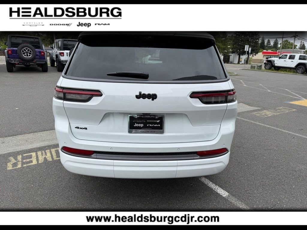 New 2026 Bright White Clear-Coat Exterior Paint Jeep Limited image 4