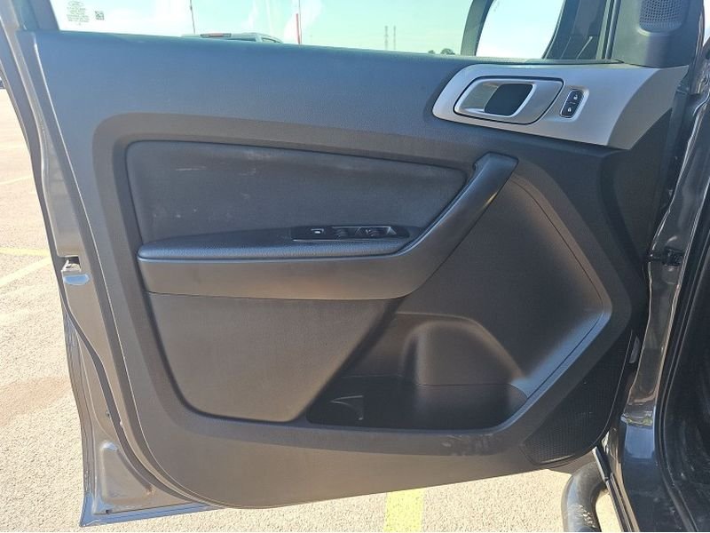 Used 2019 Magnetic Metallic Ford XLT image 15