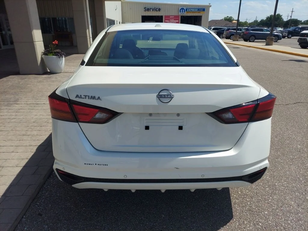 Certified Used 2025 White Nissan 2.5 SV image 6