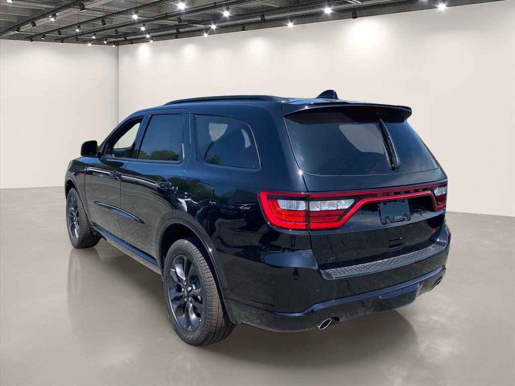 New 2026 Diamond Black Clear-Coat Exterior Paint Dodge GT Plus image 3