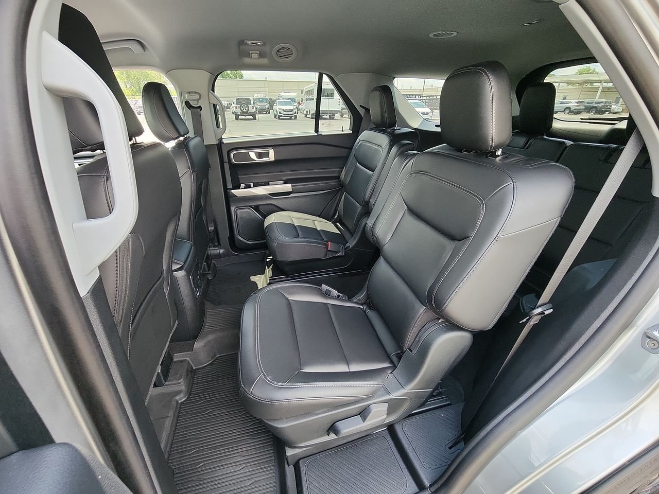 Used 2024 Silver Ford XLT image 21
