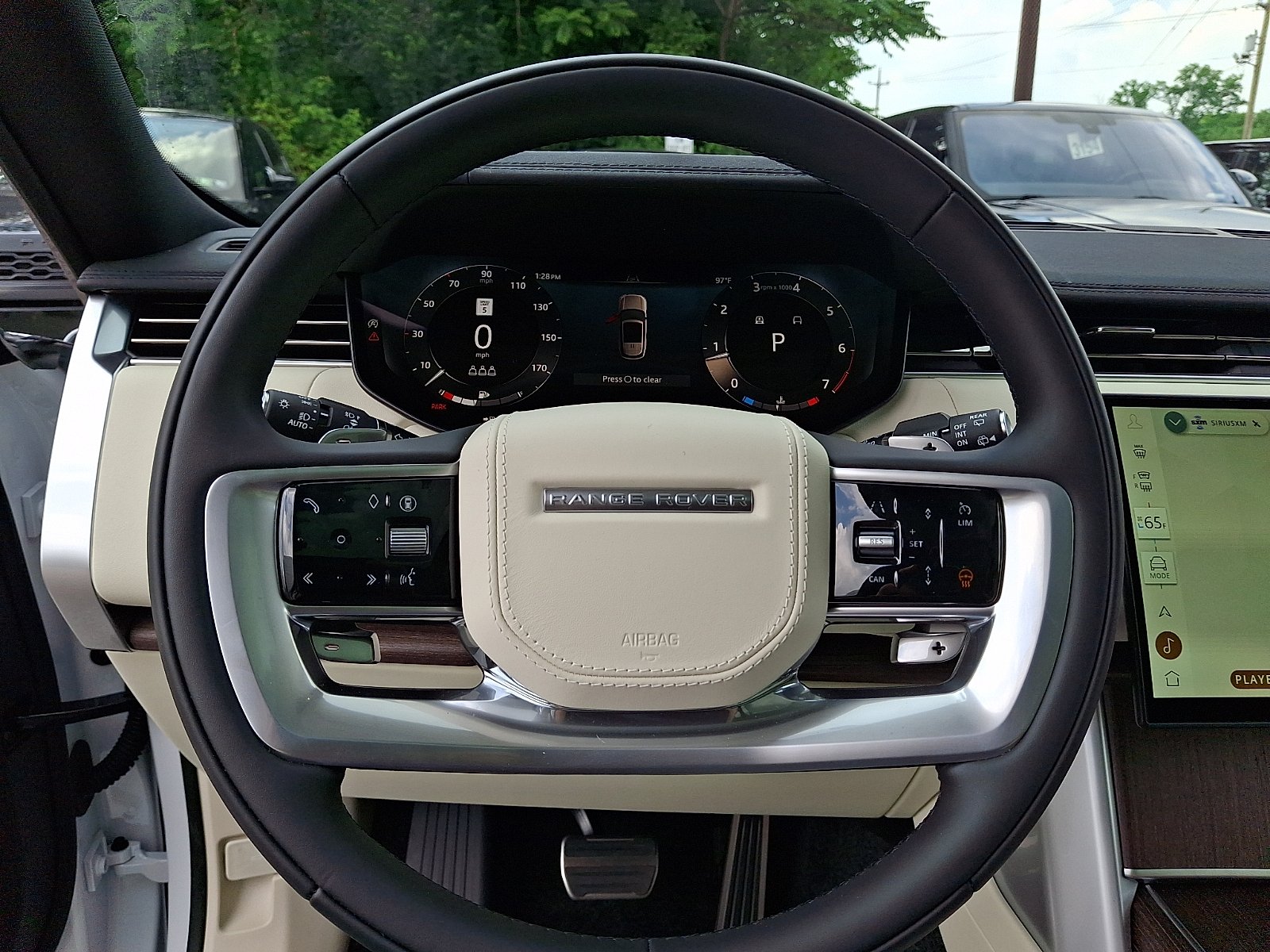 New 2026 Fuji White Land Rover P400 SE image 17