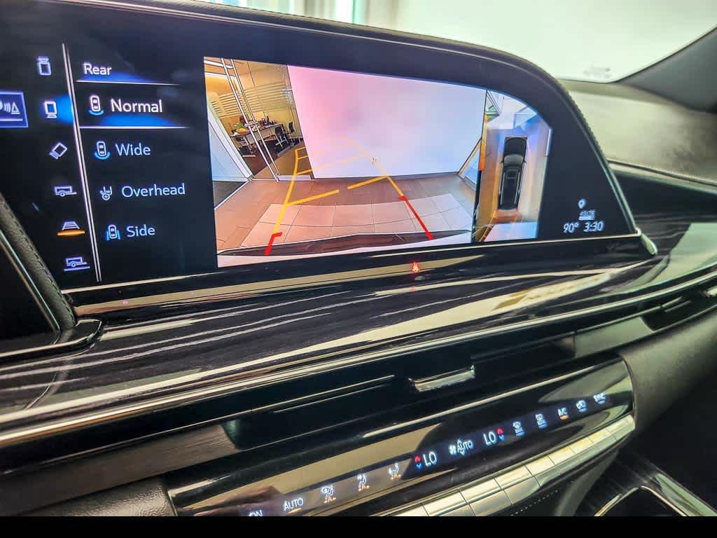 Used 2022 CRYSTAL WHITE TRICOAT Cadillac Sport image 19