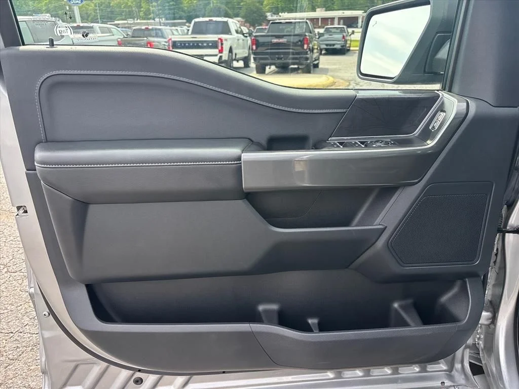 Used 2023 Silver Ford XLT image 26