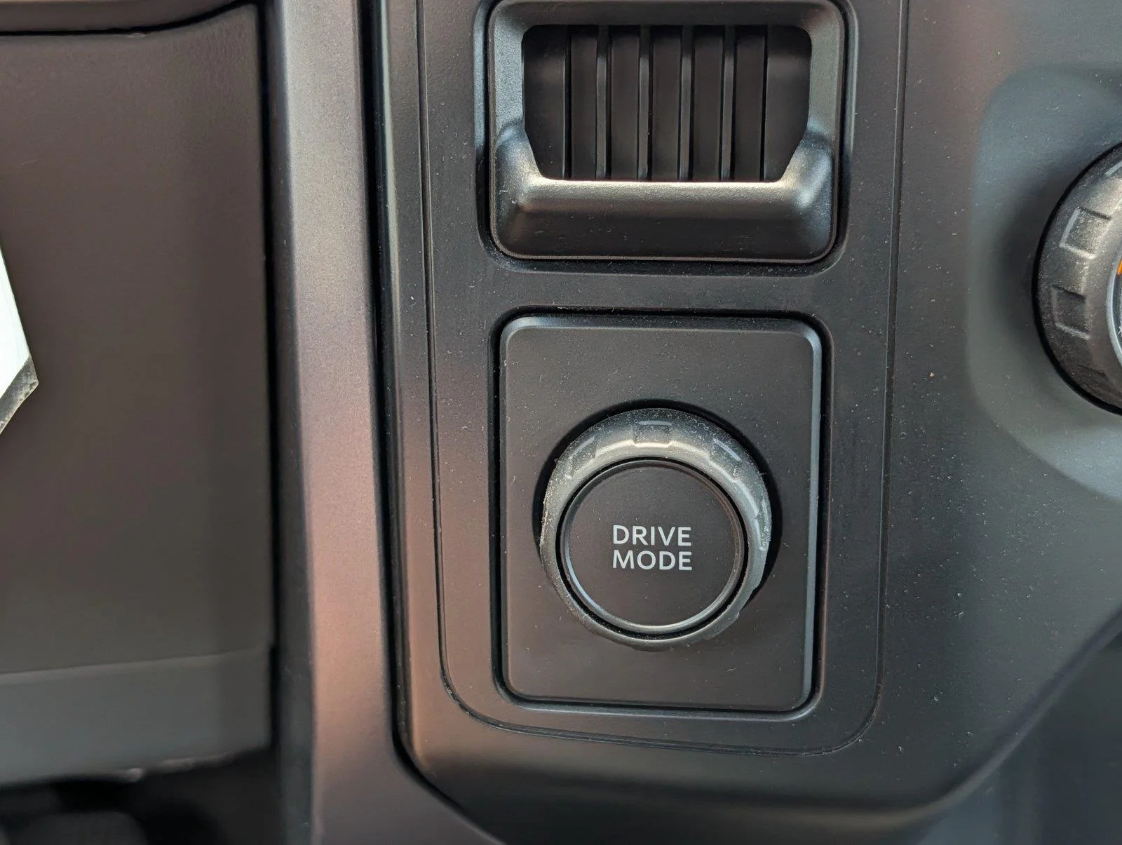 Used 2022 Oxford White Ford XLT image 32