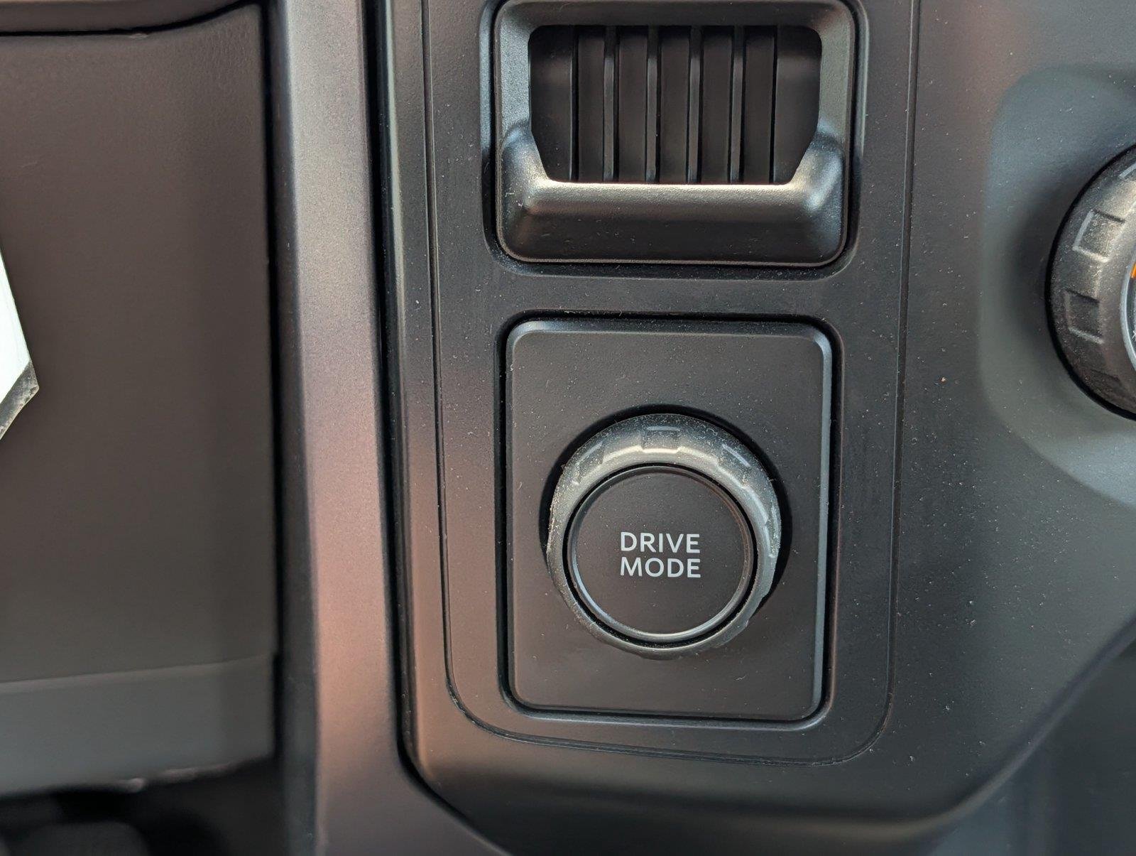 Used 2022 Oxford White Ford XLT image 32
