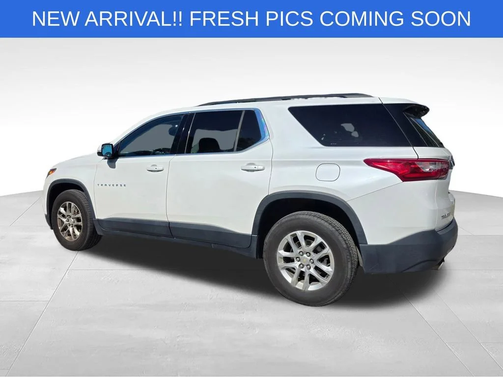 Used 2019 IRIDESCENT PEARL TRICOAT Chevrolet LT Cloth image 12