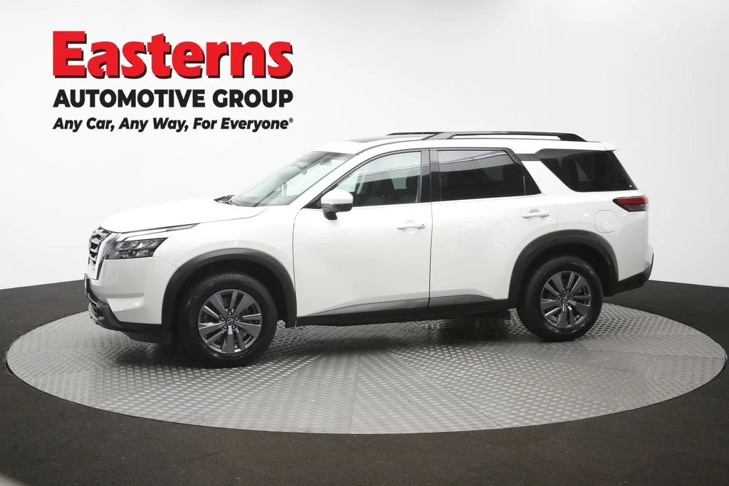 Used 2023 White Nissan SV image 61