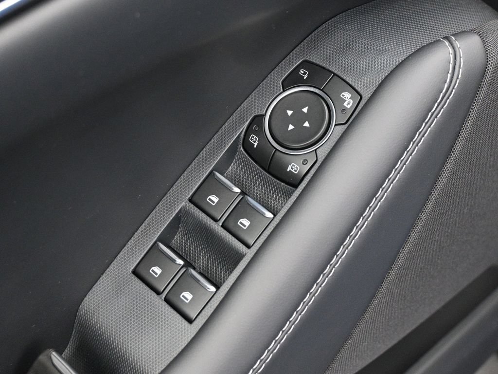 Used 2025 Blue Ford Select image 9