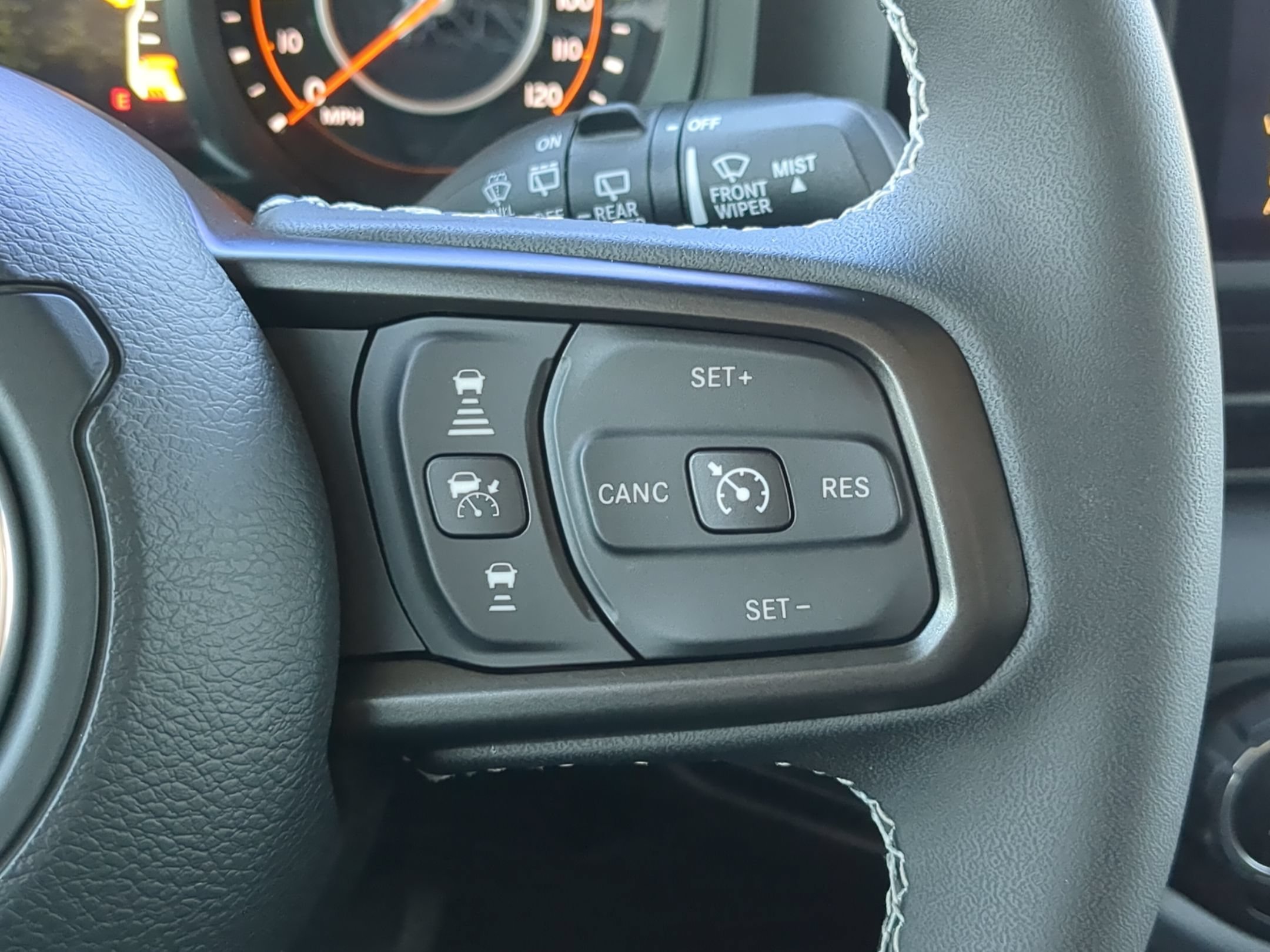 Used 2025 Fathom Blue Pearlcoat Jeep Rubicon image 18