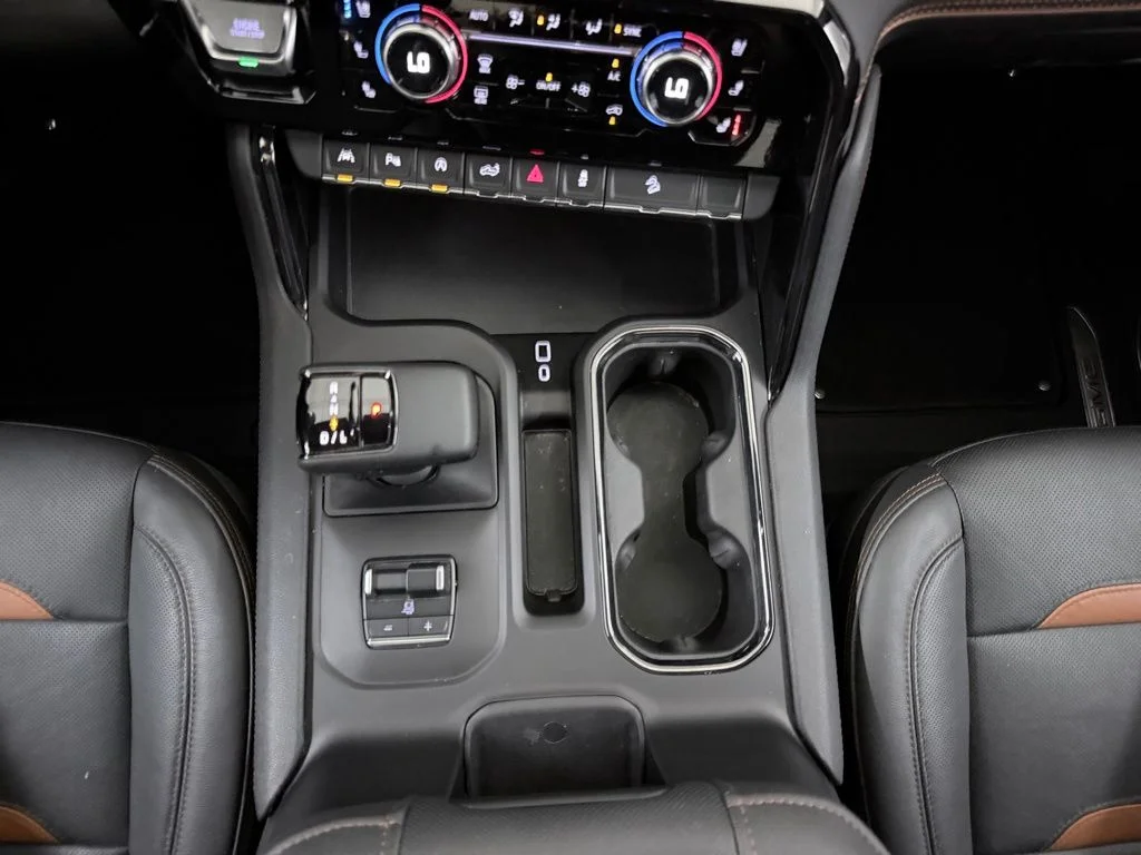 Used 2023 White GMC AT4 image 32