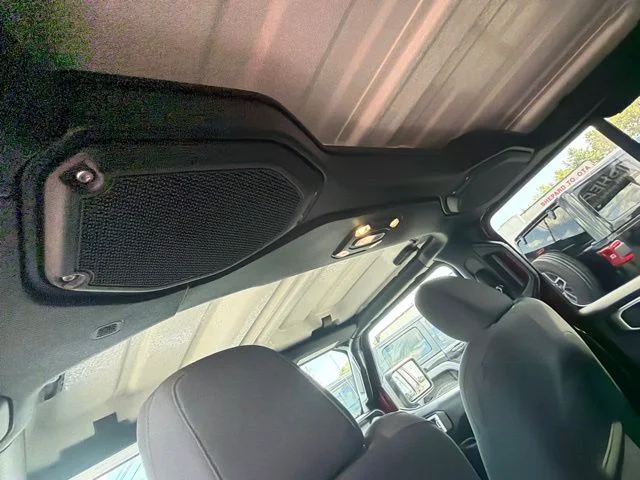 Used 2021  Jeep Unlimited Sport S image 12